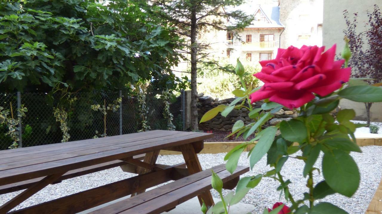Parc Apartaments Rialp Ngoại thất bức ảnh